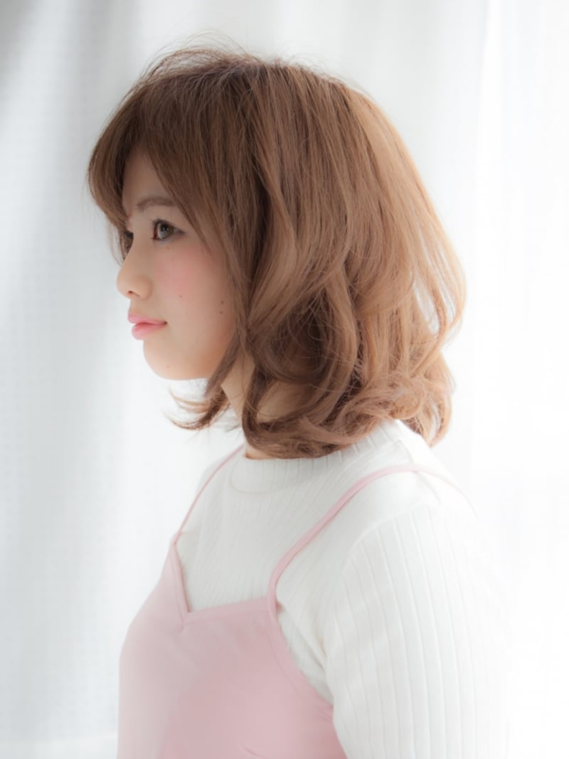 とにかく髪が多い人に似合うミディアムヘア