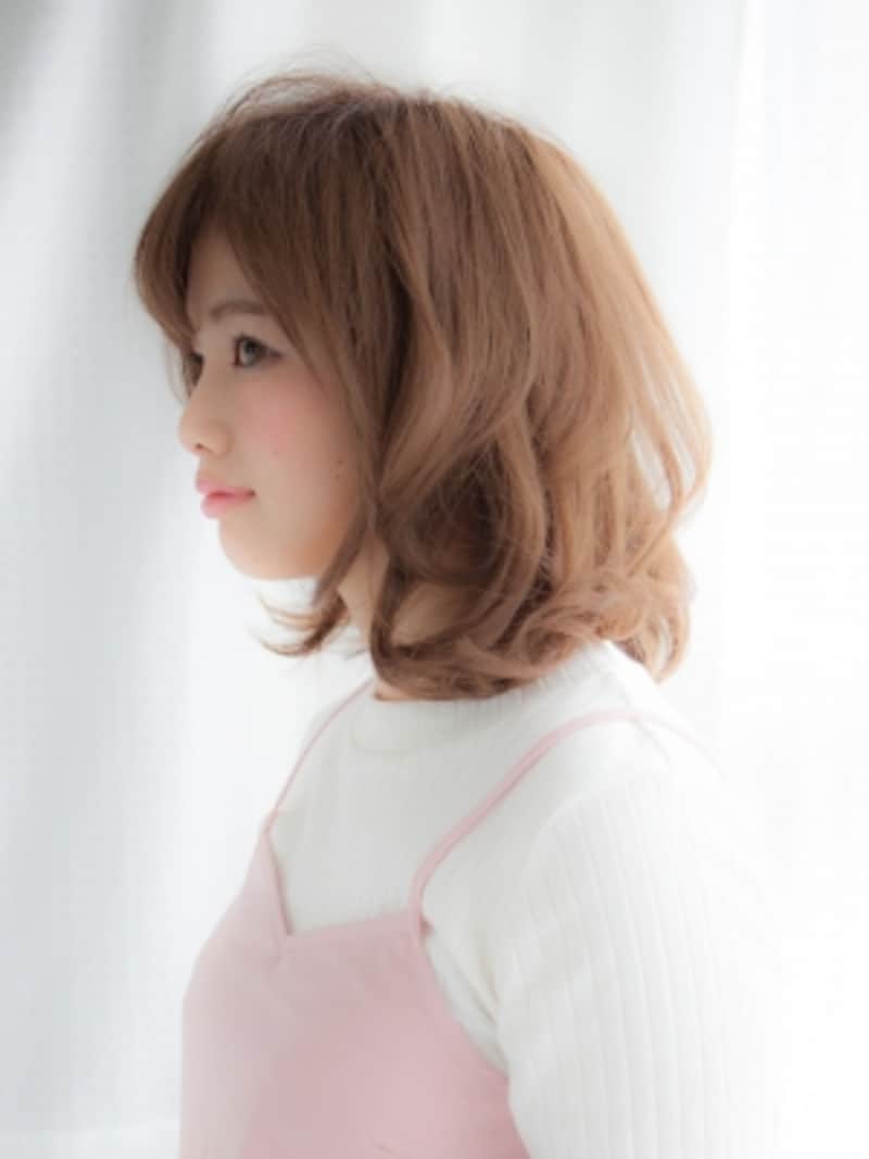 毛量多い髪型で悩んでいる人必見 髪が多い人に似合うヘアスタイル ヘアスタイル 髪型 All About 毛量多い髪型で悩んでいる人必見 髪が多い人に似合うヘアスタイル ヘアスタイル 髪型 All About