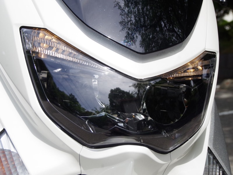 NMAX155はLEDヘッドライト。