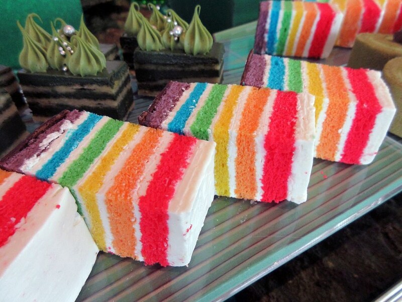 シースケープ テラス・ダイニング カンザスへ帰る道 レインボーショートケーキ