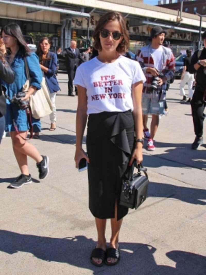 インスタ映え確実 主張tシャツ のヤバい着こなし レディースファッション All About