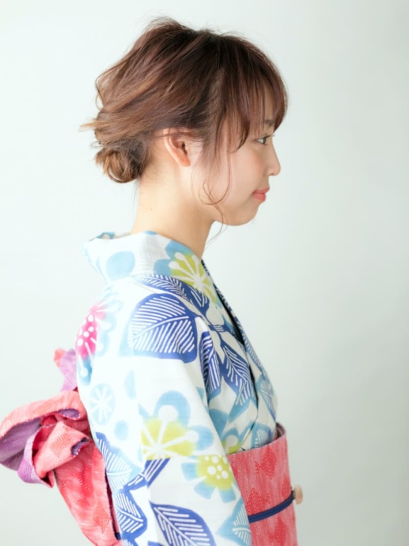 くるりんぱ×お団子のミディアムヘアアレンジ