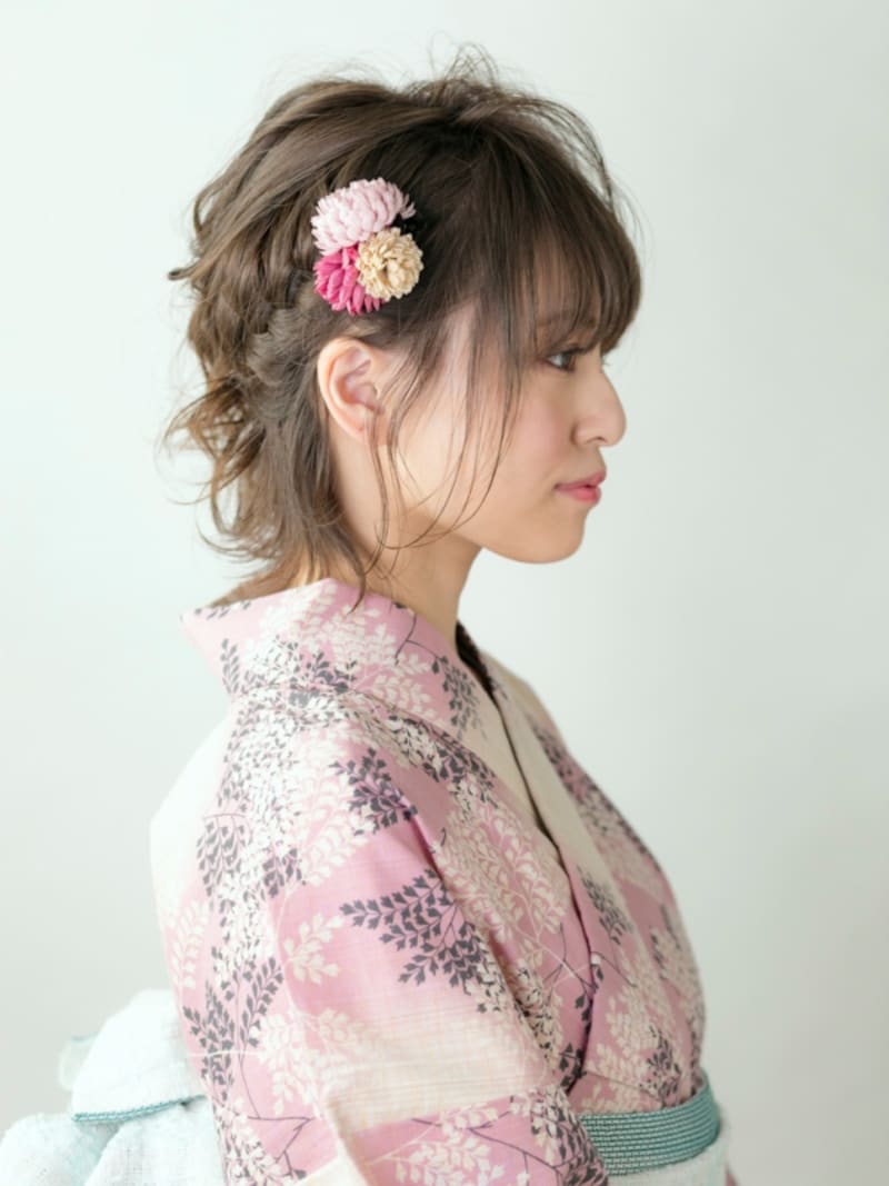 片側編み込みで作る浴衣ヘアアレンジ
