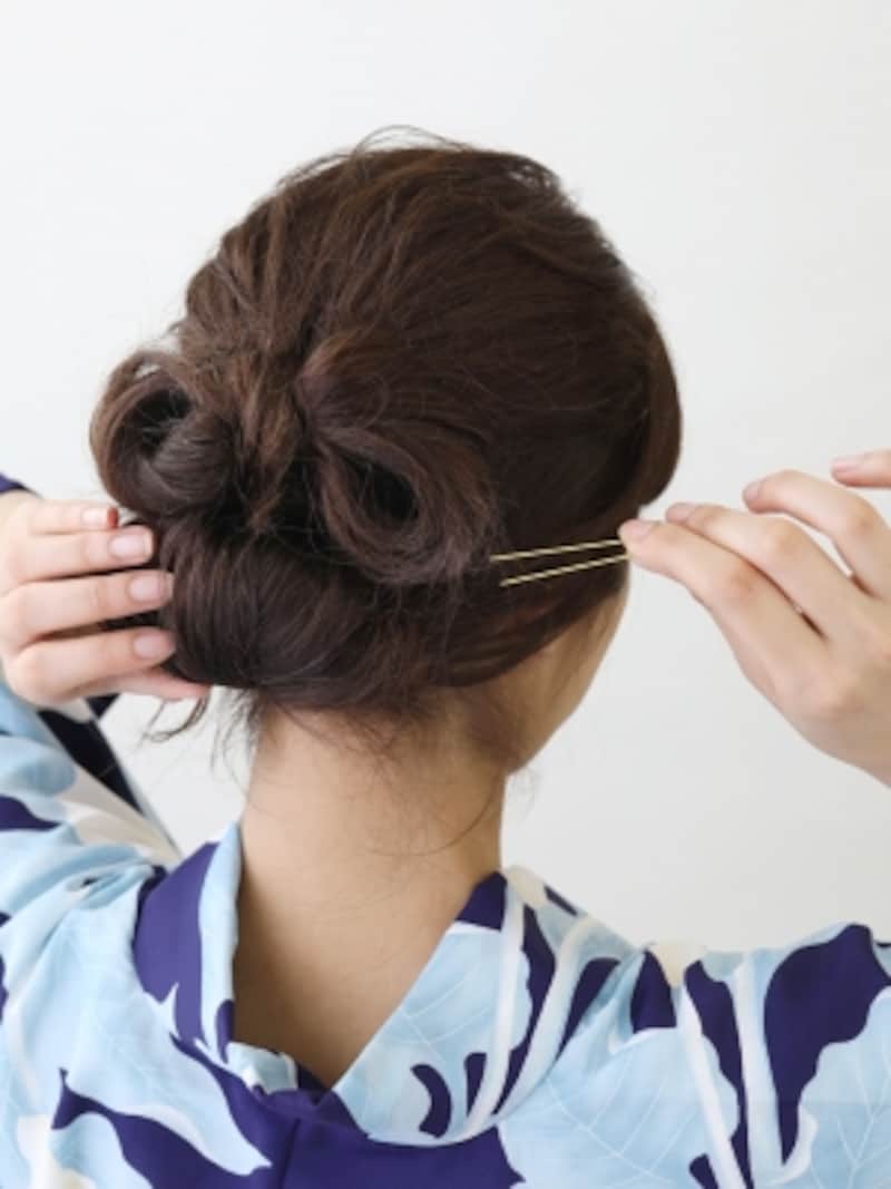 セミロング浴衣 リボンヘアが主役のお団子アレンジ 浴衣ヘアアレンジ All About セミロング浴衣 リボンヘアが主役のお団子アレンジ 浴衣ヘアアレンジ All About