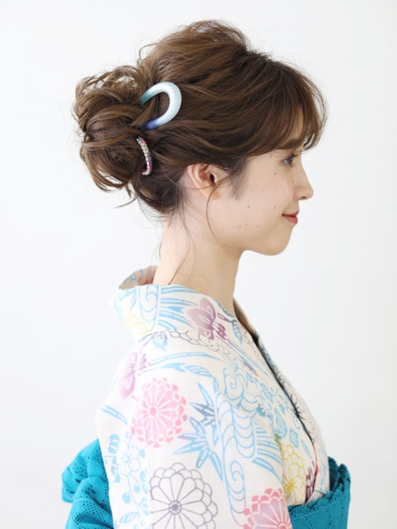 ミディアムでも簡単!浴衣に似合うルーズなお団子ヘア