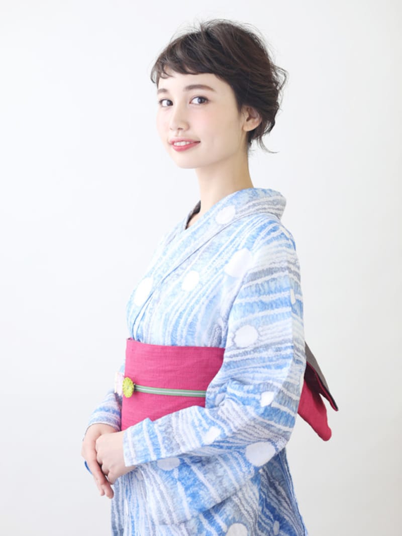 縞と水玉が爽やかな絞りの浴衣