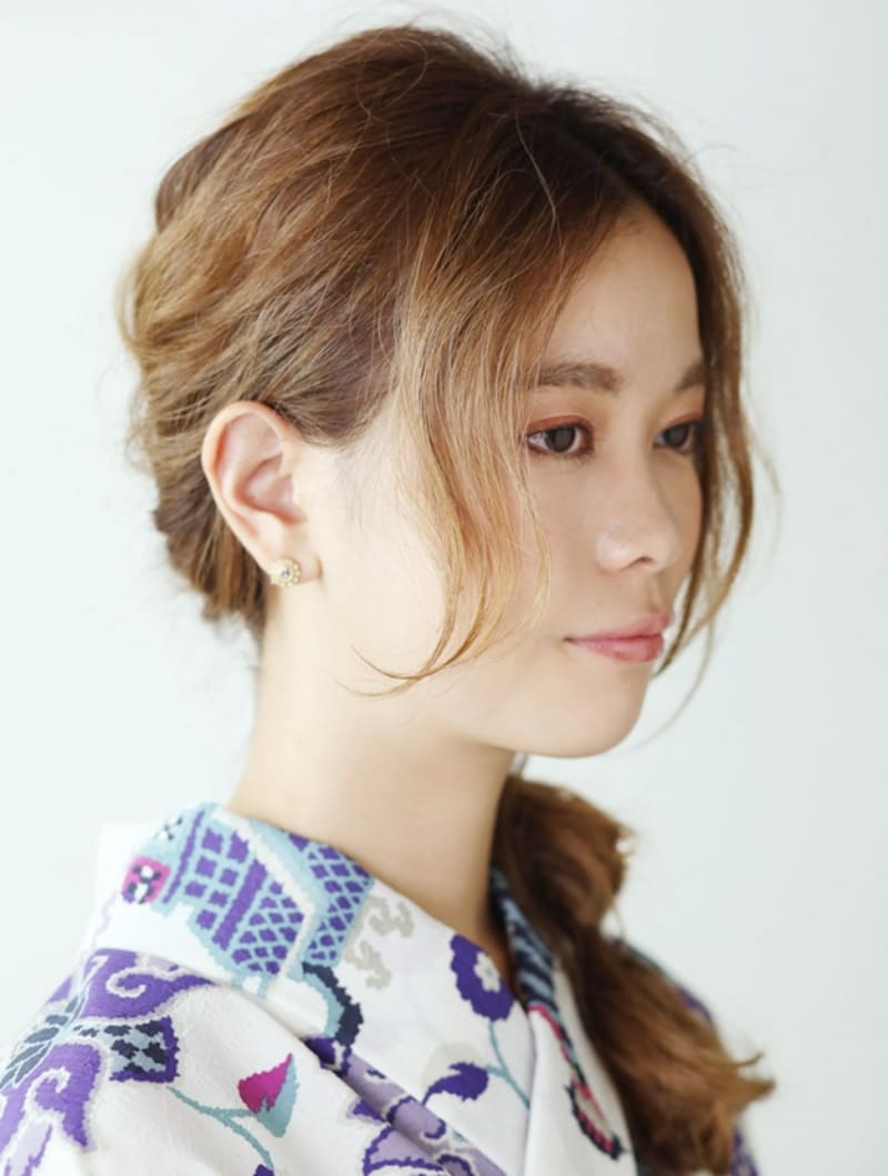 コテでリバースに巻くと大人っぽくなり過ぎるので注意