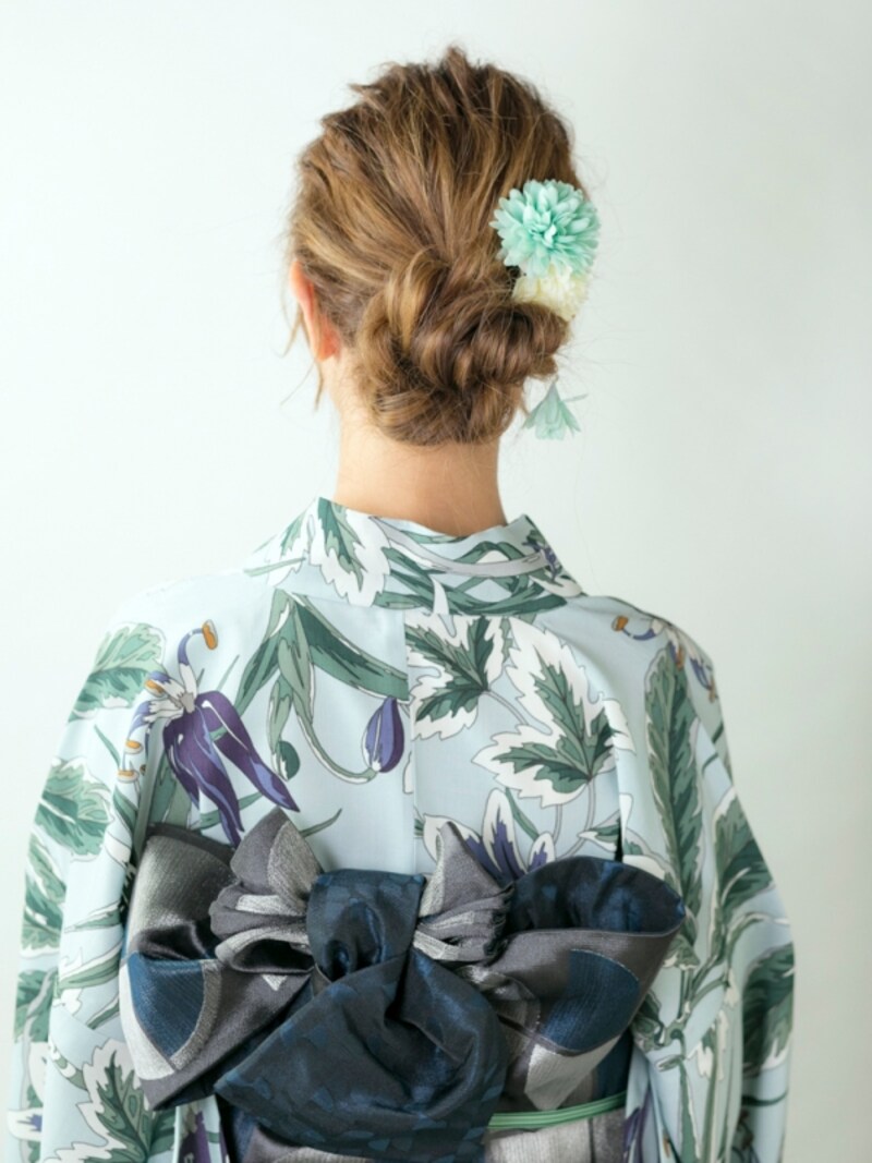 ロング・洗練された印象のお団子浴衣ヘアアレンジ