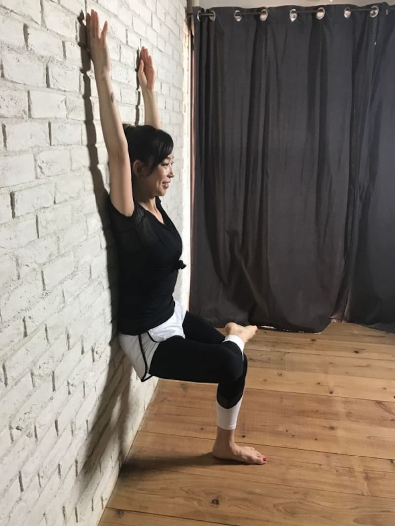 お腹を引き上げるようにすることも大事