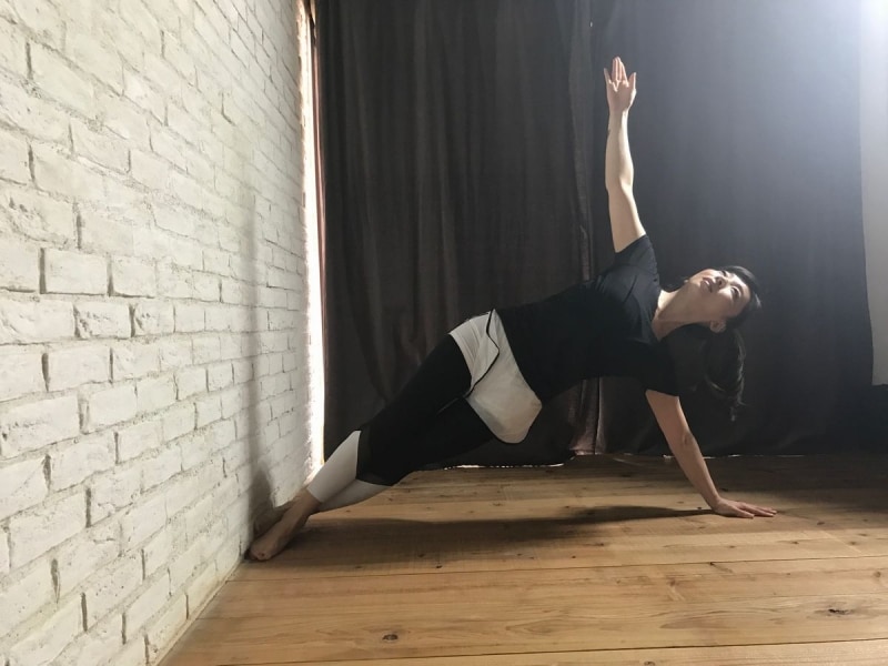 肩だけに体重をかけにように、体幹を意識!