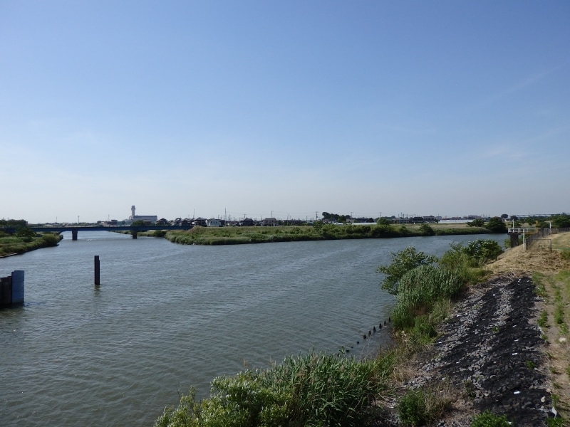 吉川市西部を流れる中川