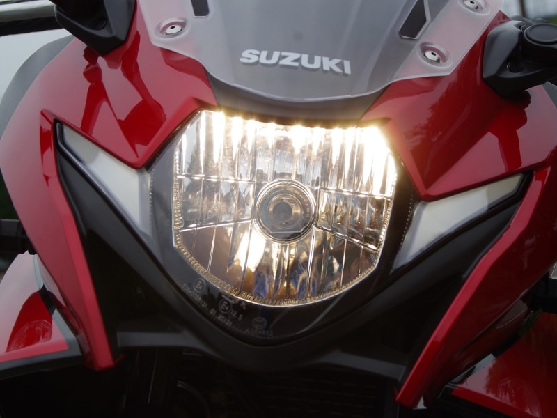 GSX250Rのヘッドライト