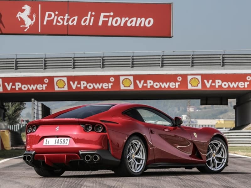 フェラーリ812スーパーファスト