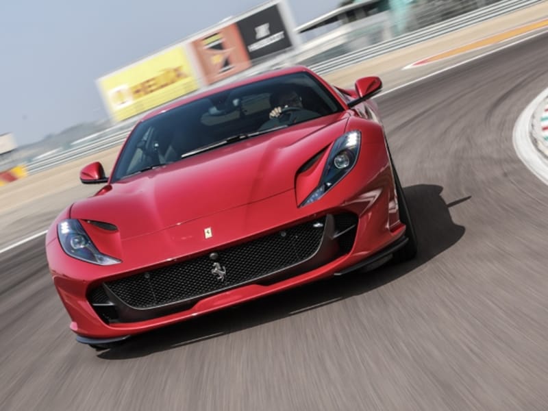 フェラーリ812スーパーファスト