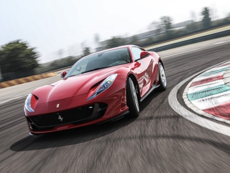 フェラーリ812スーパーファスト