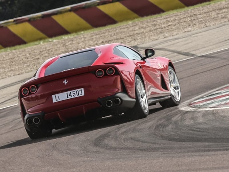 フェラーリ812スーパーファスト