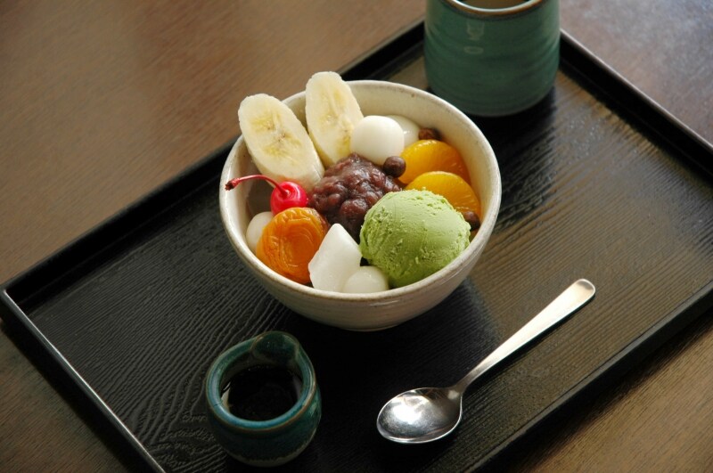 絶品「抹茶クリーム白玉あんみつ」