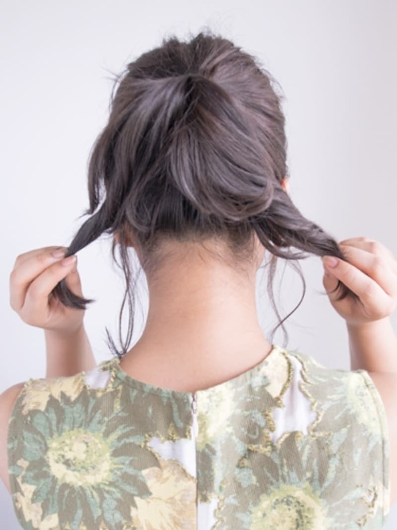 毛束を左右2つに分ける