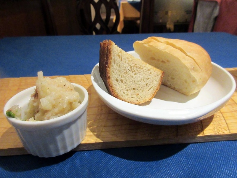 オステルリースズキ 自家製パン