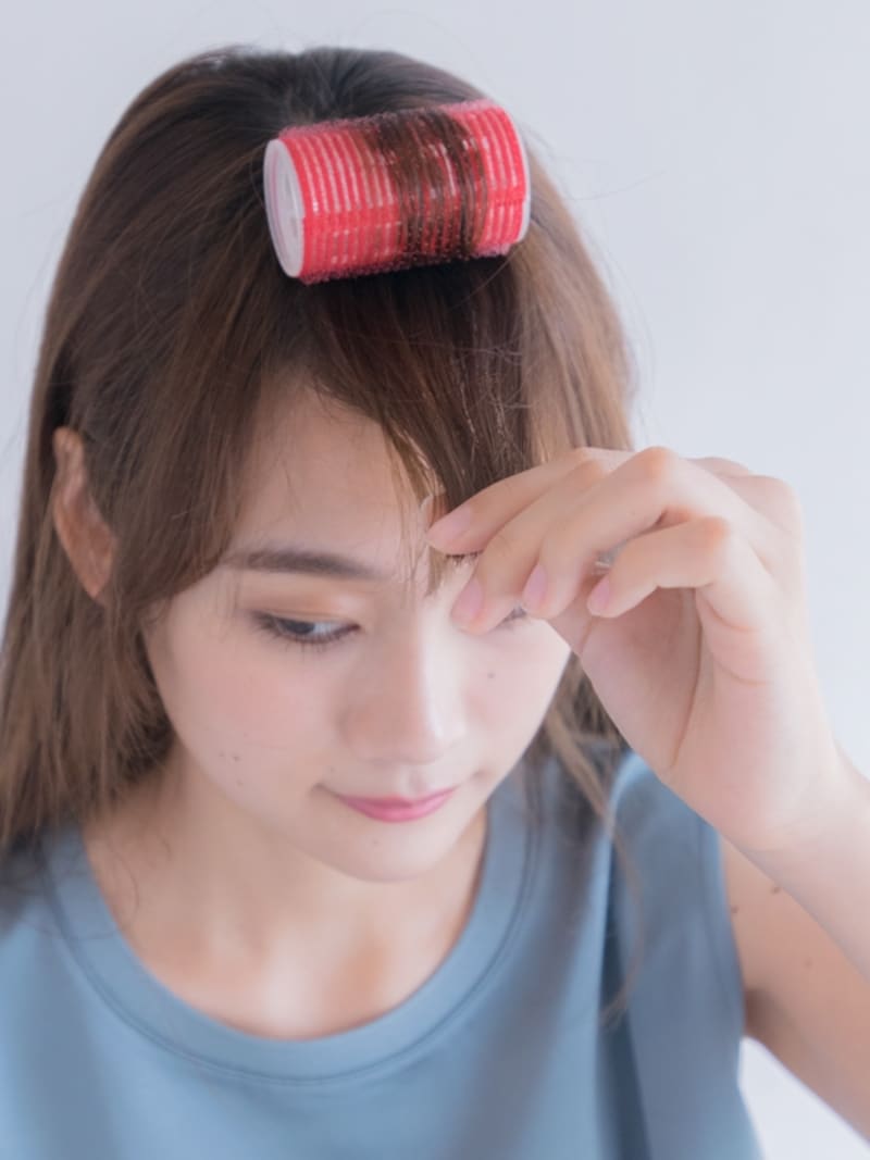 黒目幅の髪を中央に集める