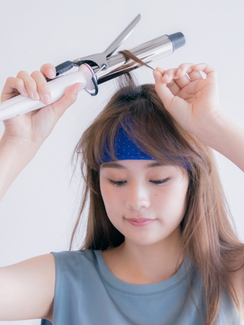 根元から毛先に滑らせて動きをつける