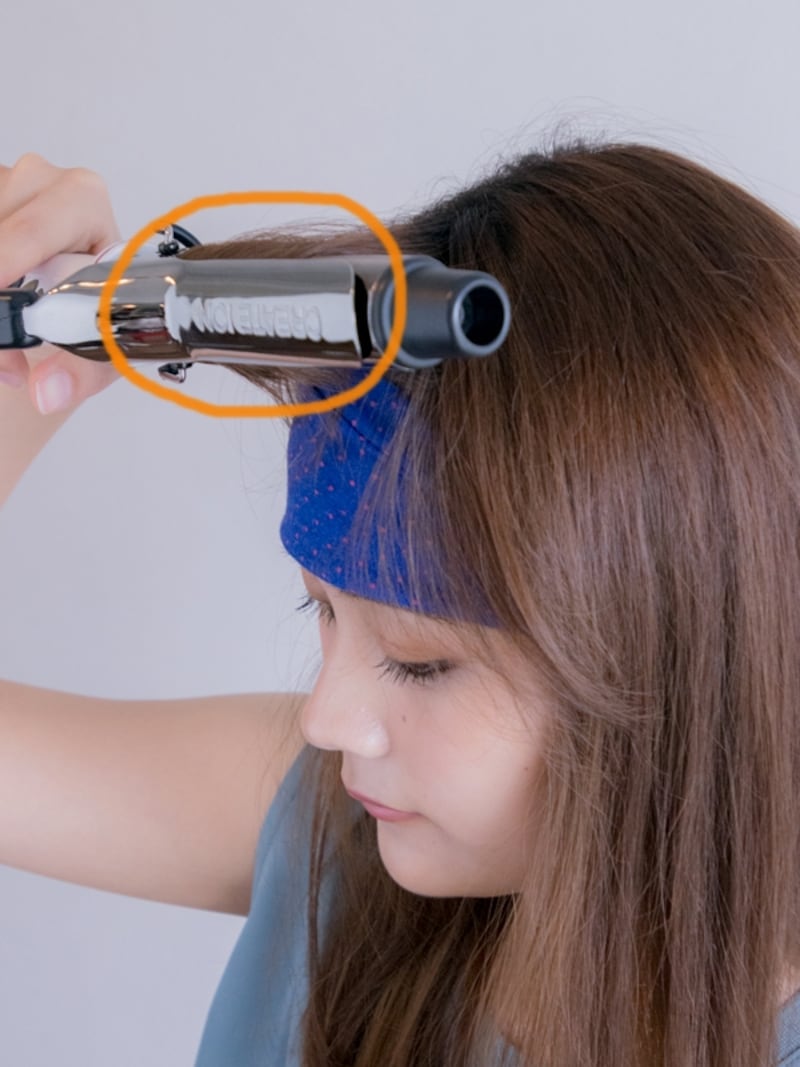 根元付近に折れた跡がつかないよう、ふんわり巻く