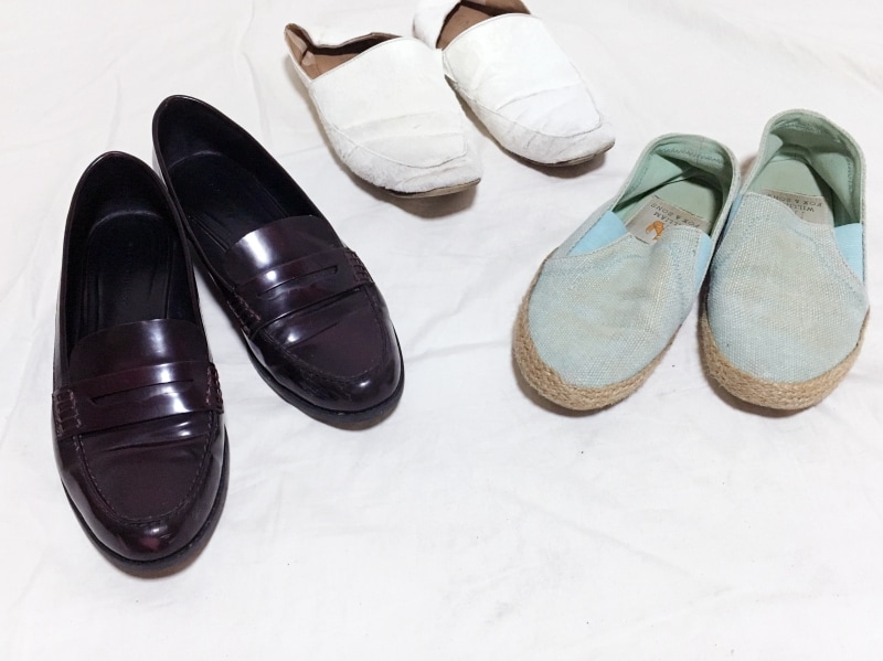 フラットシューズ