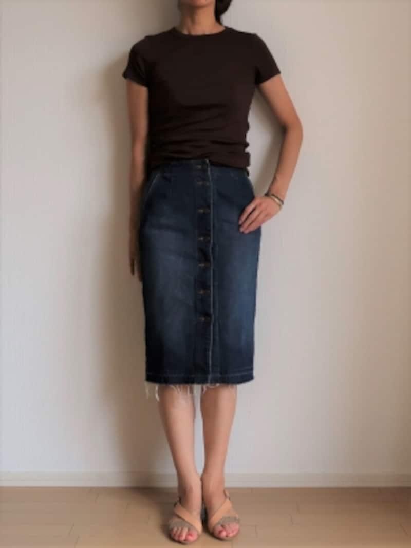 インディゴブルーなら女性らしいきちんと感も叶う