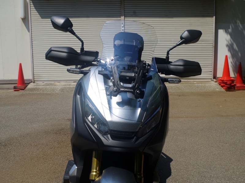 前から見るとガンダムっぽい!