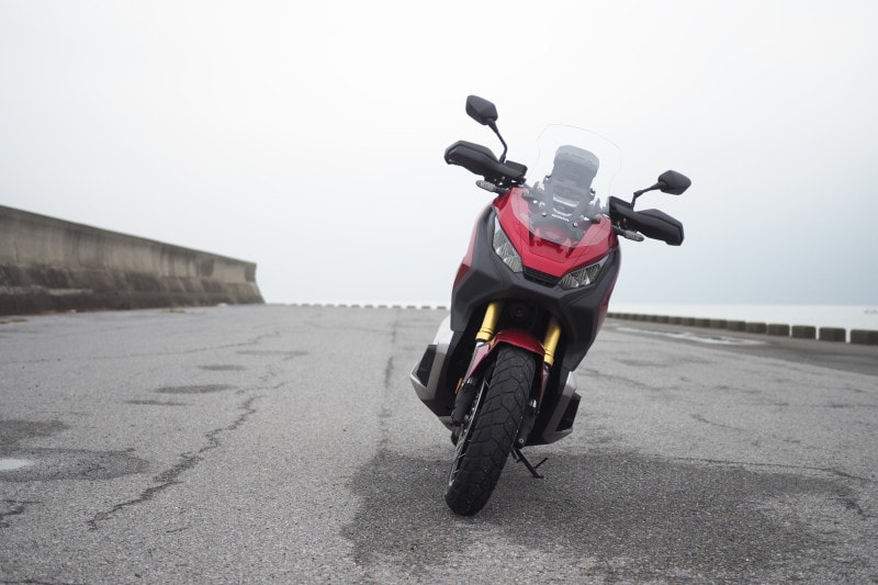 X-ADVは慣れれば街乗りからツーリングまで快適に走る事ができる