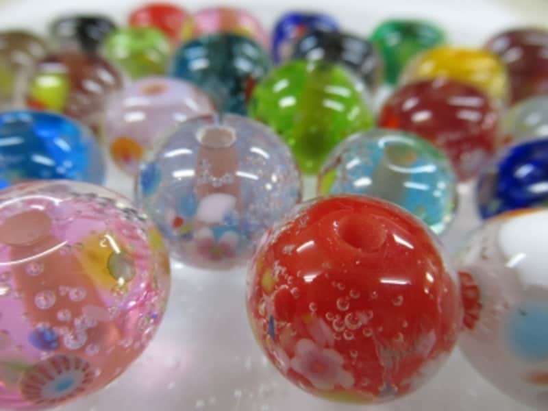 美しいとんぼ玉たち