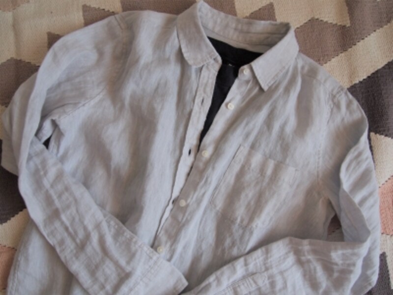 ベーシックな長袖シャツやカーディガンが使える