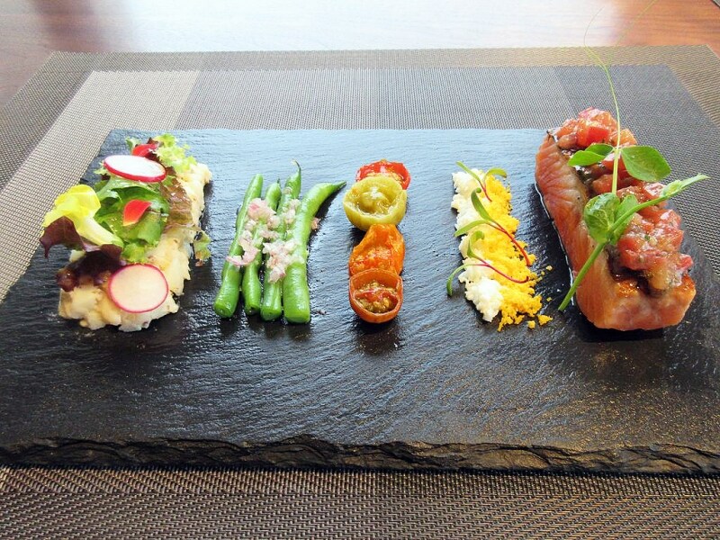 The Grill on 30th タスマニアサーモンのミキュイ/ニース風サラダ