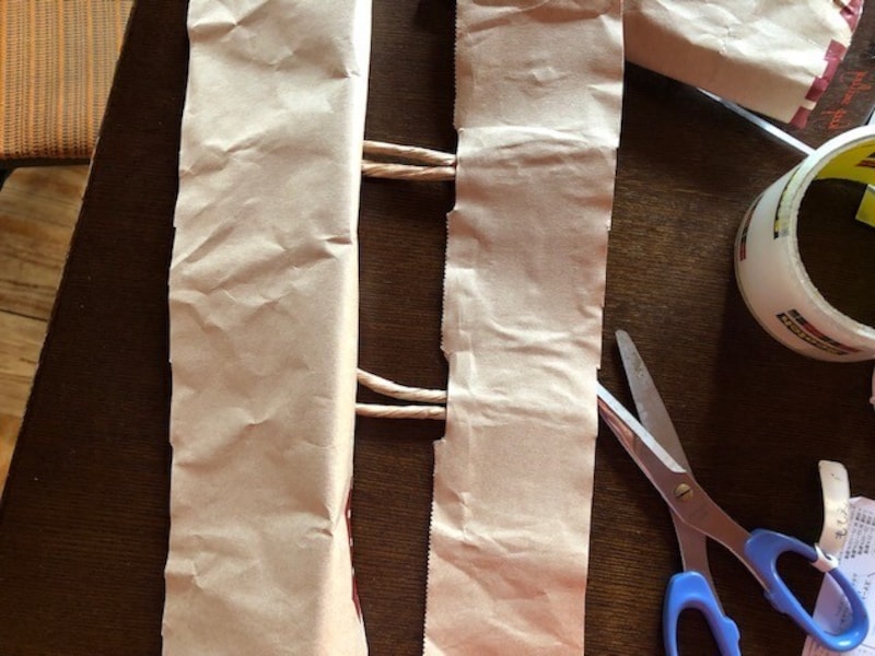 持ち手がついている口部分をカット