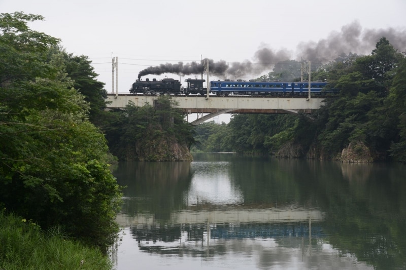 鬼怒川を渡るSL「大樹」