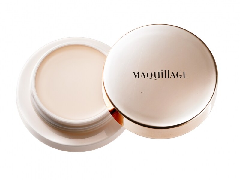 驚くほど凹凸のないつるんとした肌に