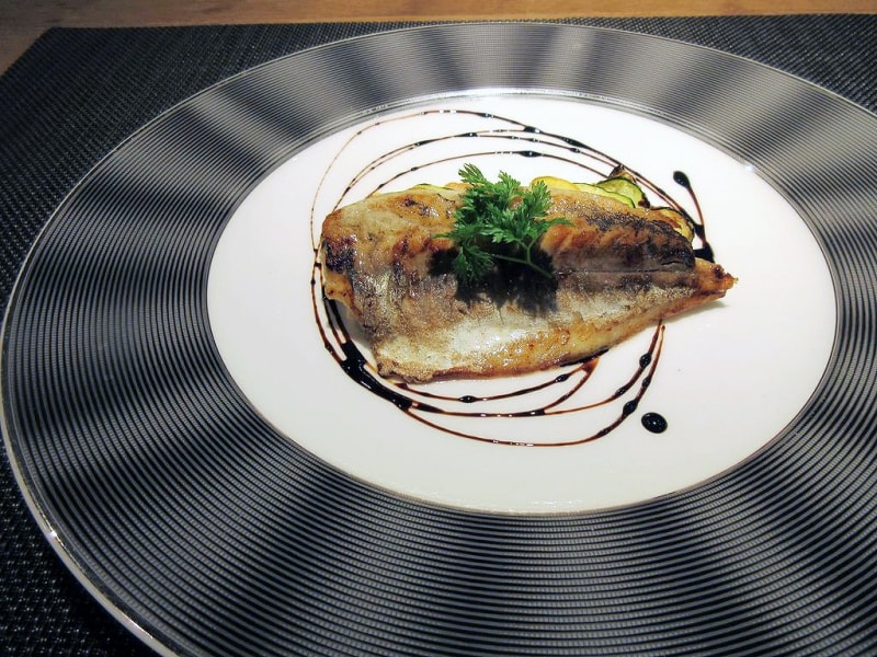 シュヴァル・ドゥ・ヒョータン 鯵とズッキーニのタルトフランベ