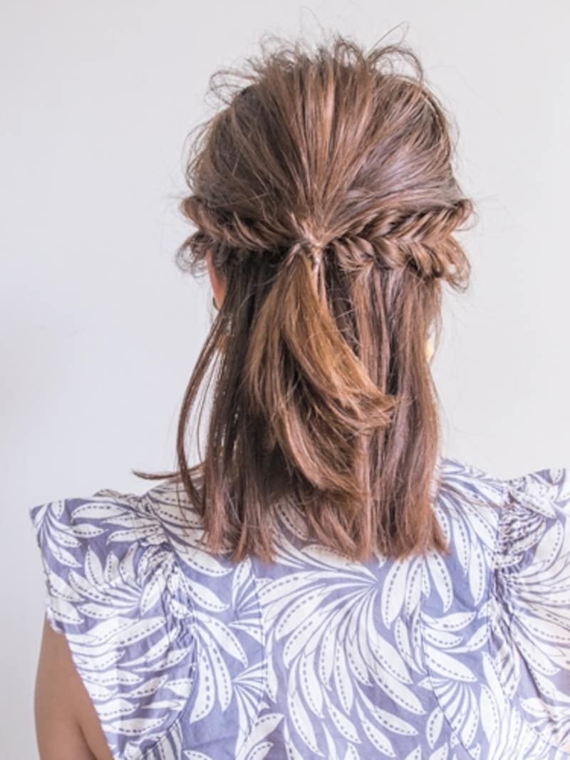 フィッシュボーンと合わせて中央で結ぶ