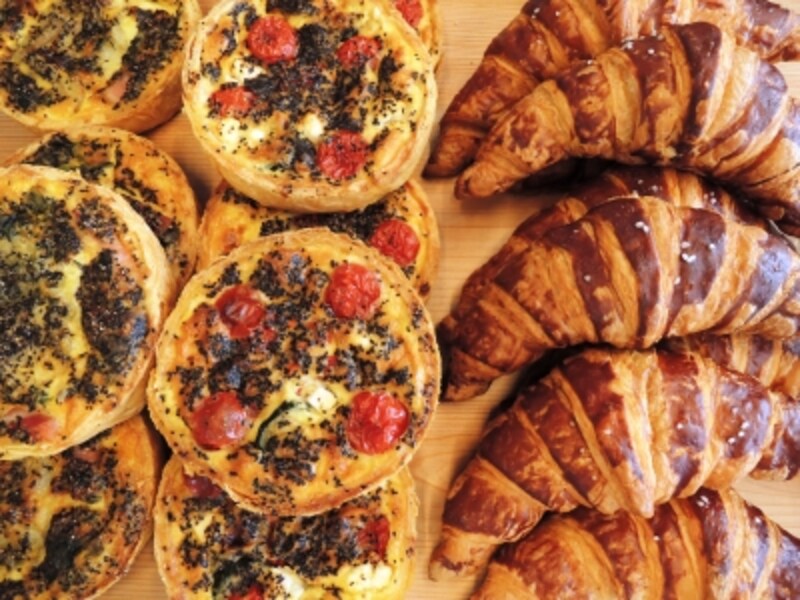 キッシュとプレッツェルクロワッサン