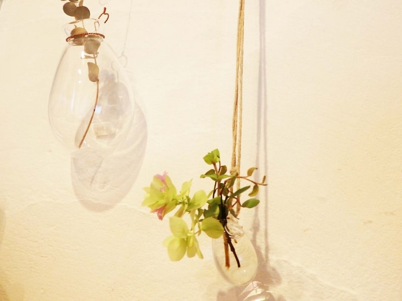 【鎌倉の雑貨屋】暮らしのもの十和の、お花を挿せるガラスのペンダント