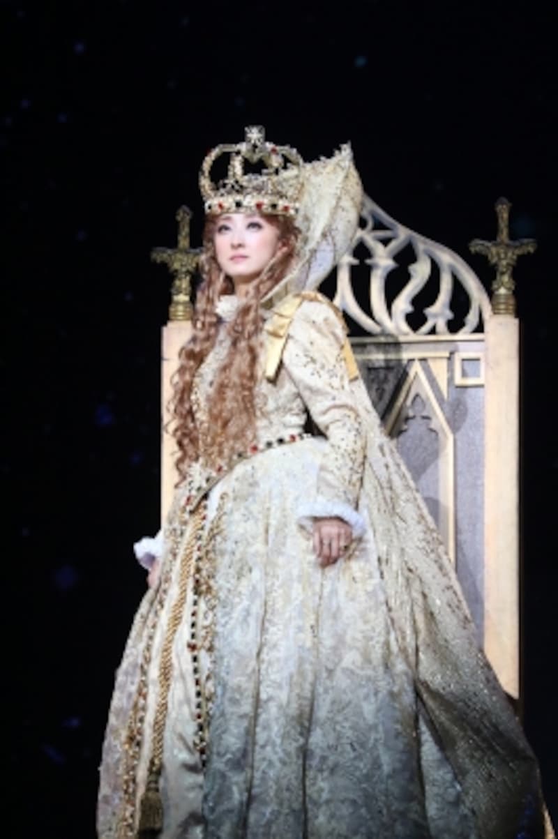 『レディ・べス』2017年undefined写真提供：東宝演劇部