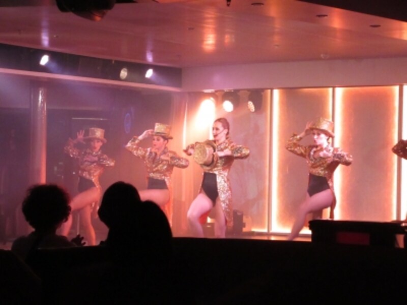 アクティビティは歌や踊りが中心