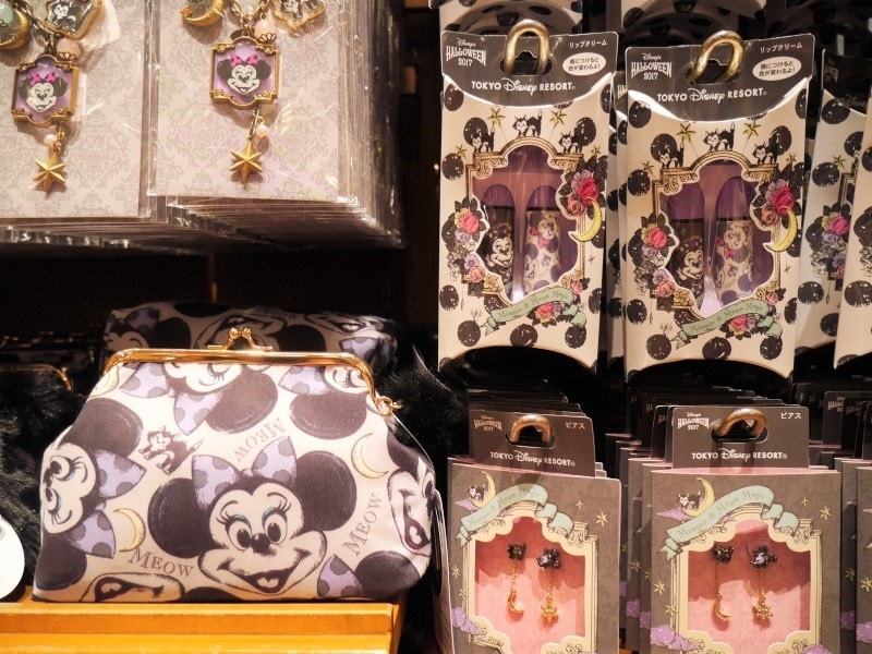 ミニーマウスと黒猫のおしゃれかわいいデザイングッズ