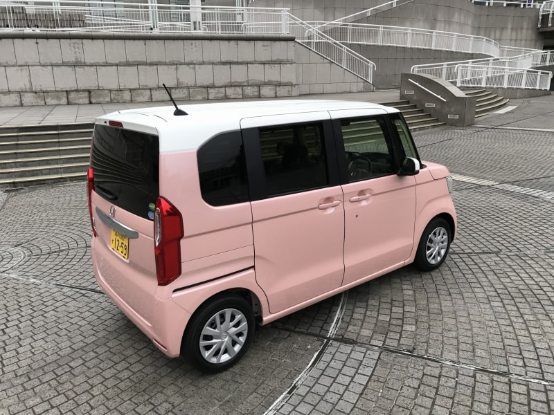 試乗車のカラーは、プレミアムピンク・パール