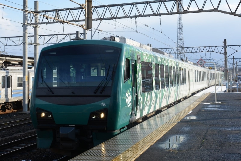 リゾートしらかみ