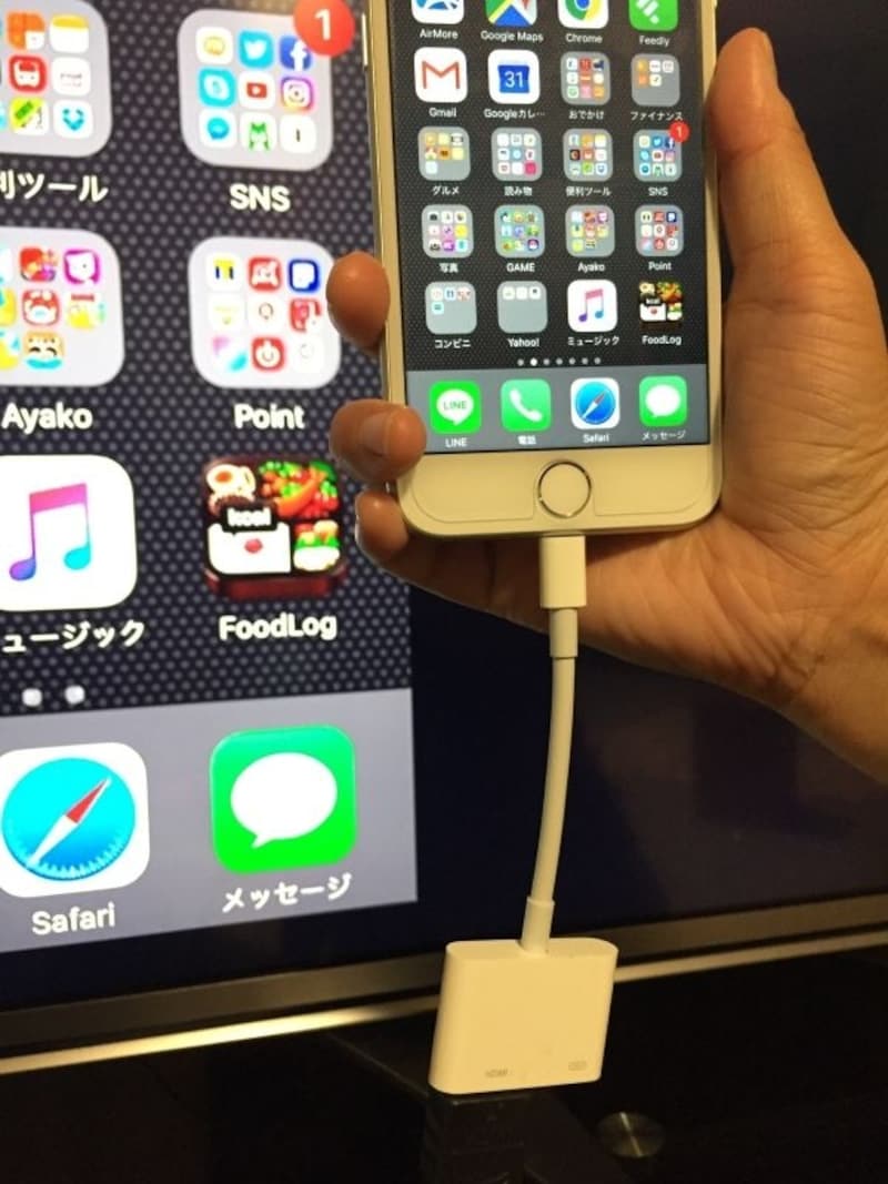 HDMI接続ならiPhoneの画面を丸ごと映し出せる
