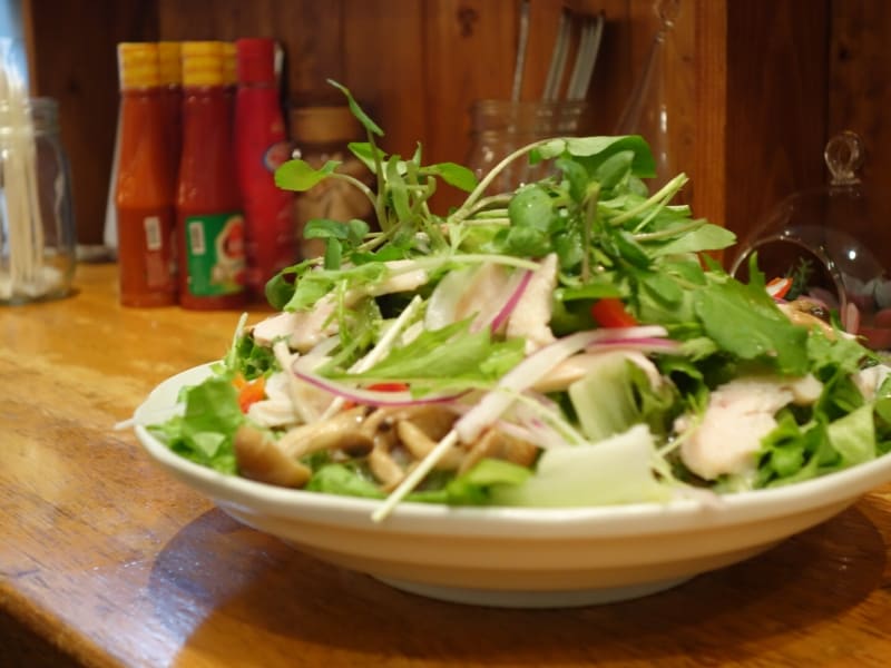 料理家バル アリーズのチキンサラダ