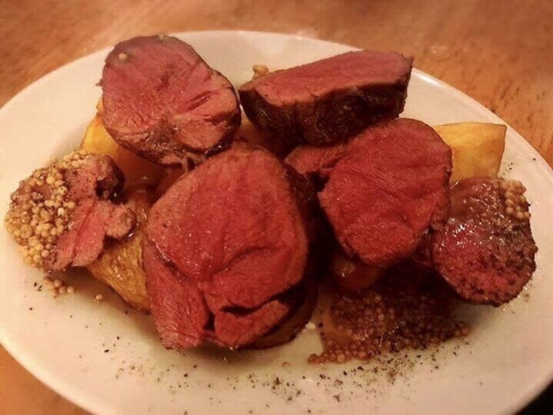 料理家バル アリーズのイノシシのロースト