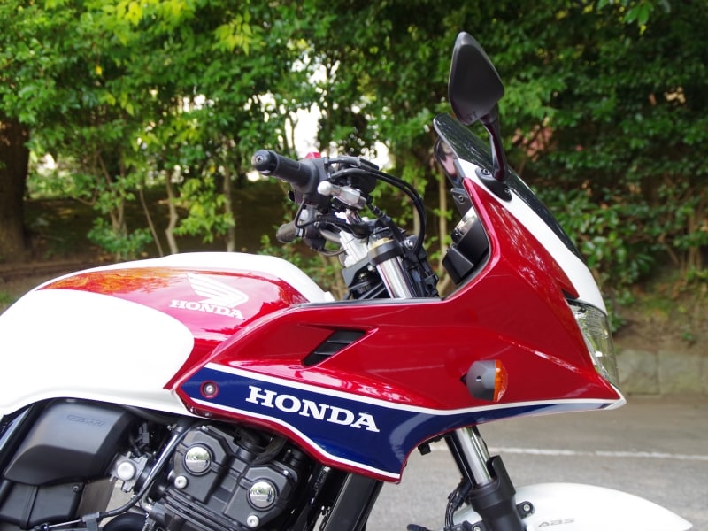 CB400SBのハーフカウルの風防効果は非常に優れていた