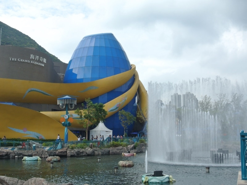 水族館内にレストランもある